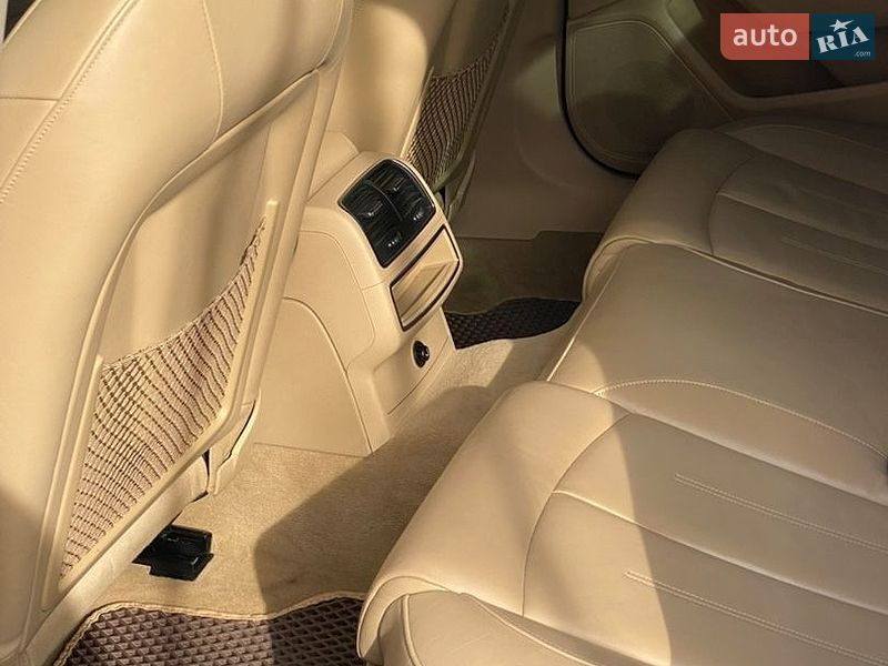 Седан Audi A6 2012 в Ужгороді