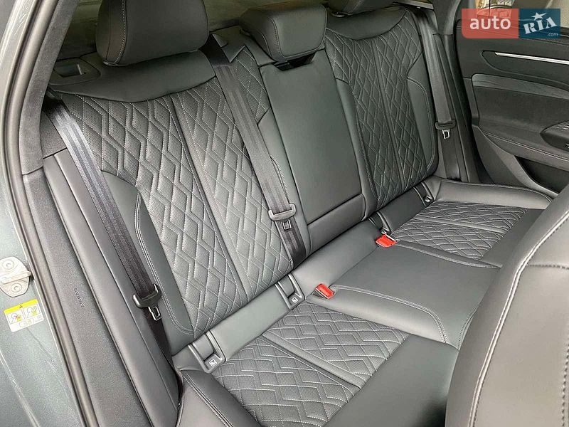 Седан Audi A6 2025 в Дніпрі