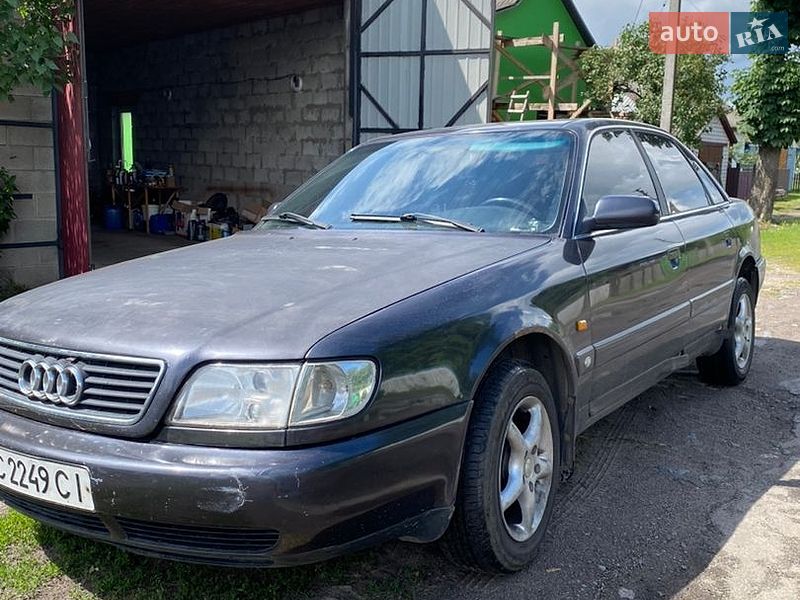 Седан Audi A6 1995 в Дубровице