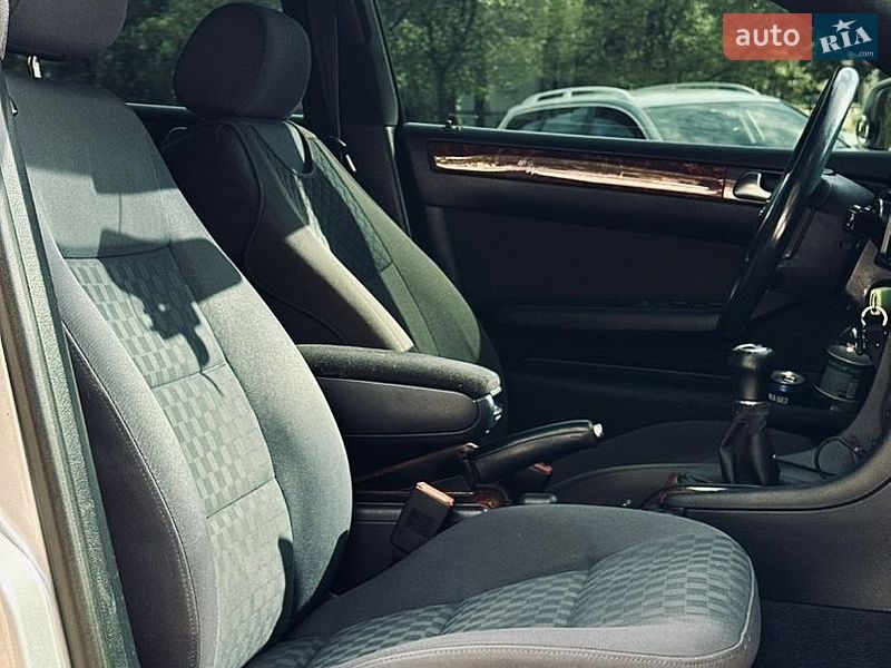 Універсал Audi A6 2002 в Миколаєві