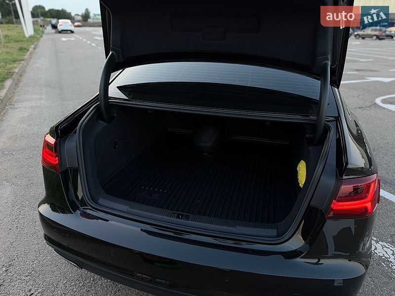 Седан Audi A6 2017 в Киеве