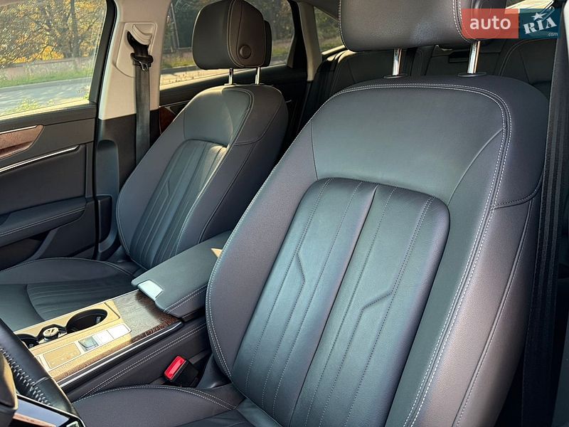 Седан Audi A6 2020 в Ровно