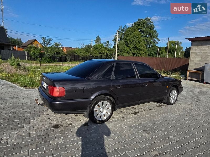 Седан Audi A6 1995 в Шацке