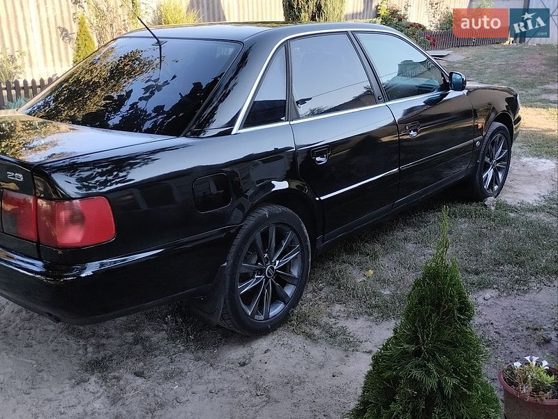 Седан Audi A6 1996 в Змиеве фото Седан Audi A6 1996 в Змиеве