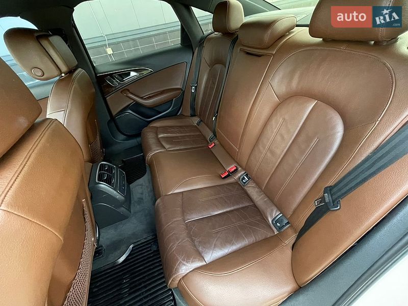 Седан Audi A6 2014 в Рівному