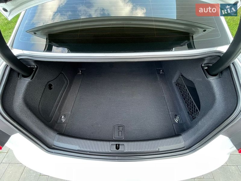 Седан Audi A6 2014 в Рівному