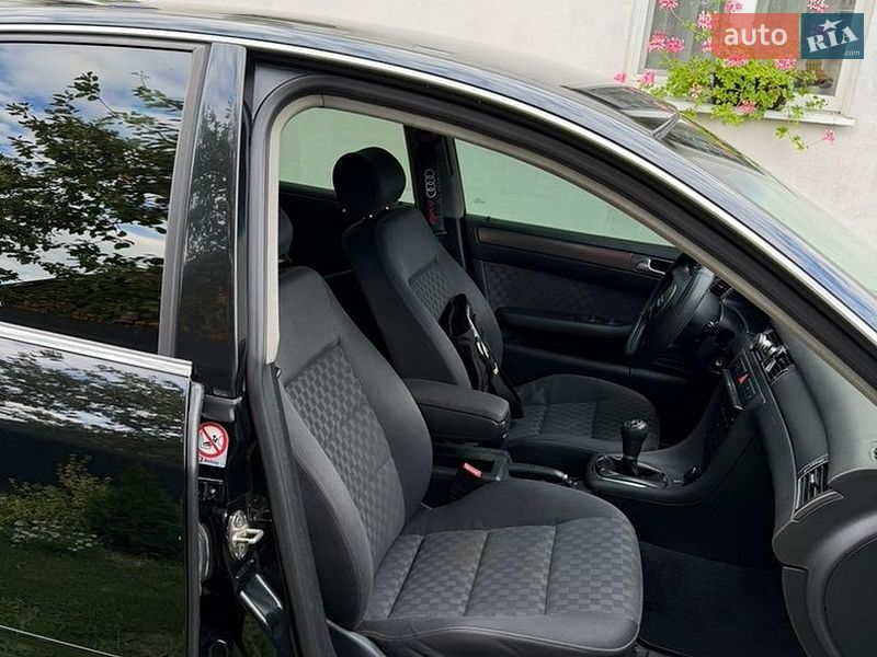 Седан Audi A6 2002 в Любомле