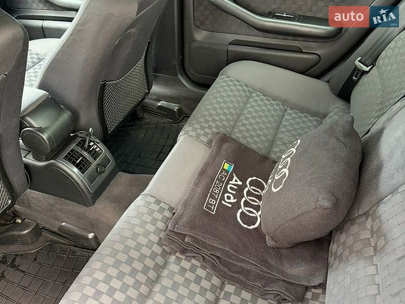 Седан Audi A6 2002 в Любомле
