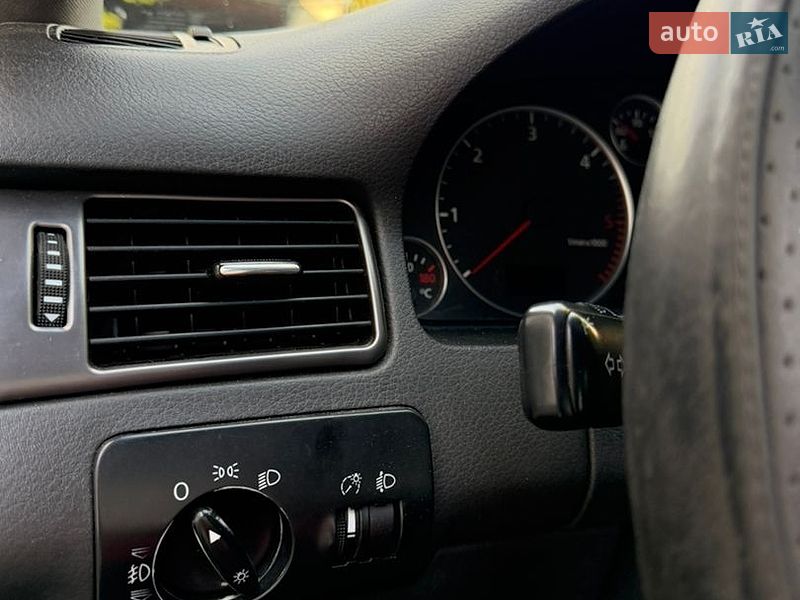 Седан Audi A6 2002 в Любомле