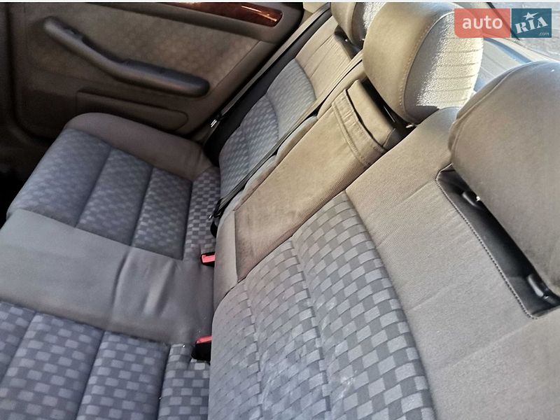Седан Audi A6 2002 в Рівному