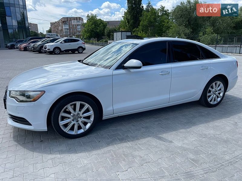 Седан Audi A6 2014 в Ровно