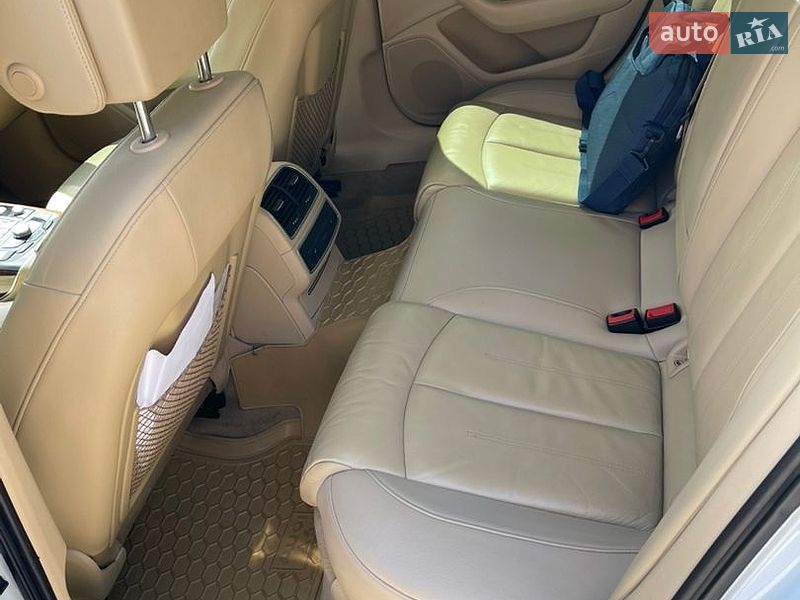 Седан Audi A6 2014 в Ровно
