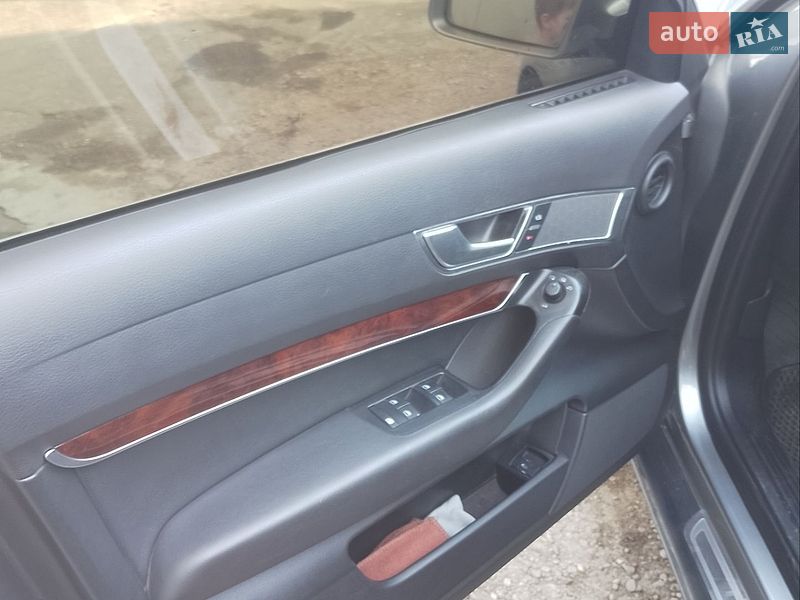 Седан Audi A6 2004 в Галиче