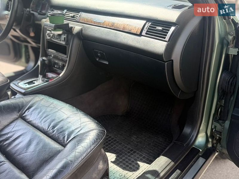 Седан Audi A6 2001 в Баре