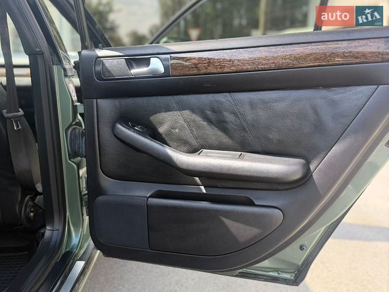 Седан Audi A6 2001 в Баре