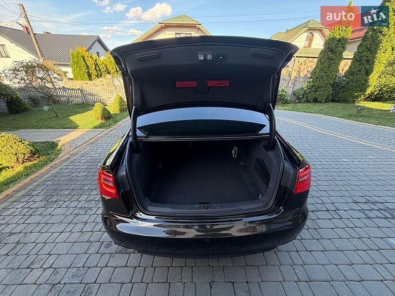 Седан Audi A6 2012 в Новояворовске