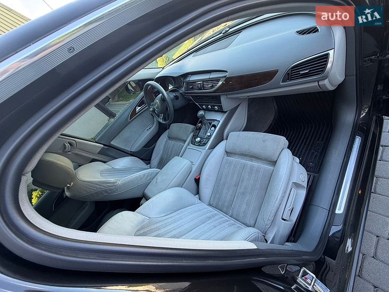 Седан Audi A6 2012 в Новояворовске