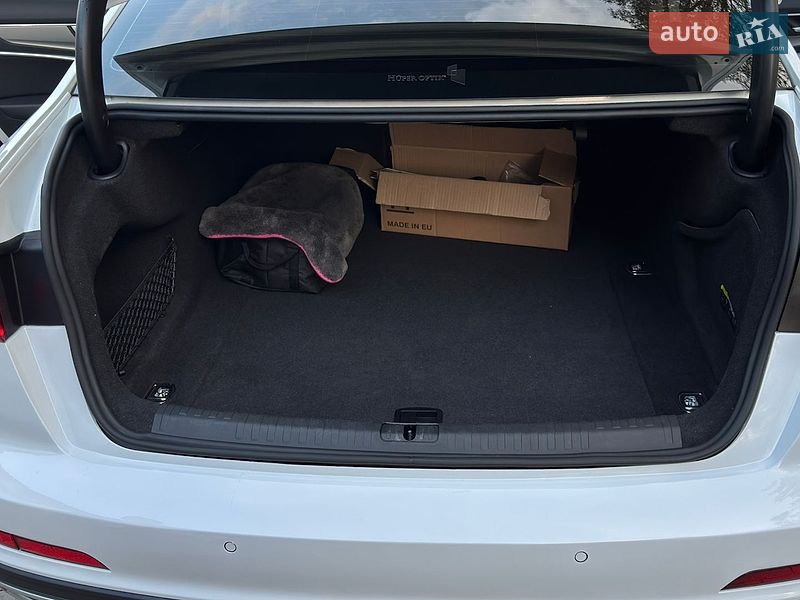 Седан Audi A6 2019 в Ровно