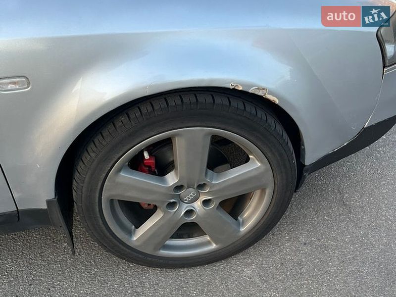 Седан Audi A6 1999 в Каневі