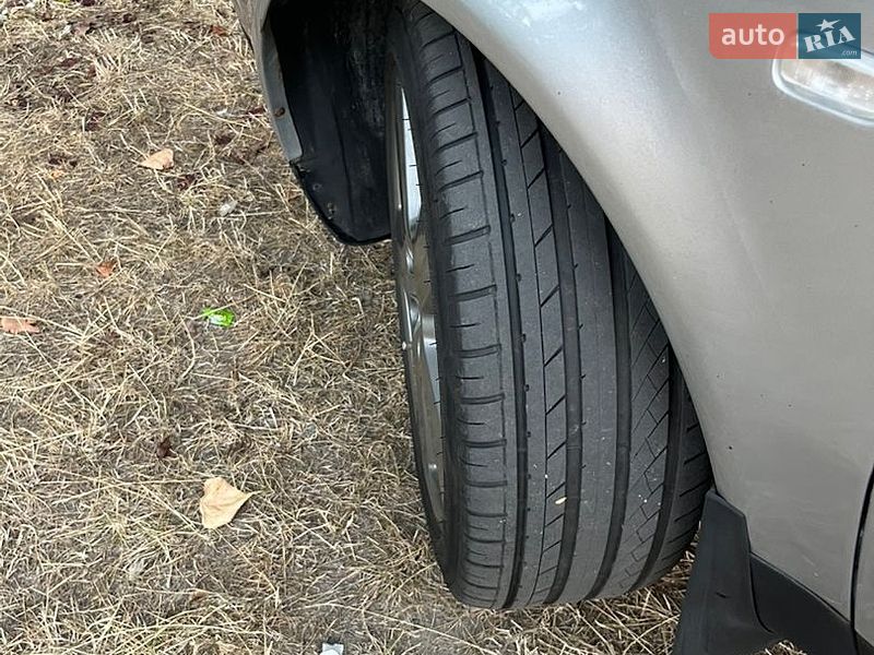 Седан Audi A6 1999 в Каневі