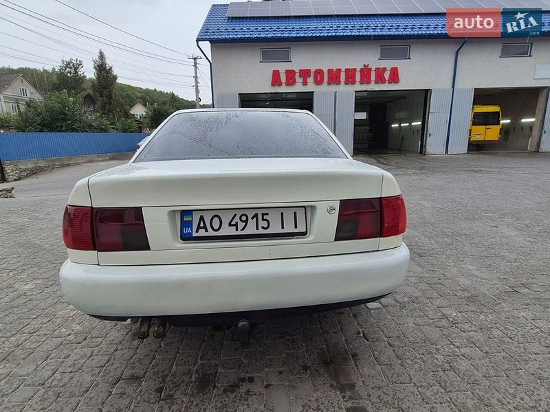 Седан Audi A6 1995 в Кременці
