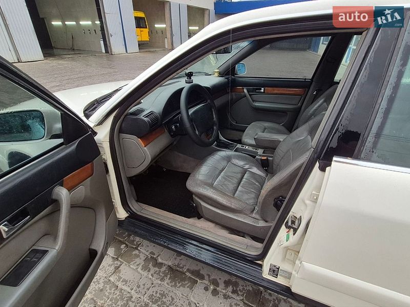 Седан Audi A6 1995 в Кременці