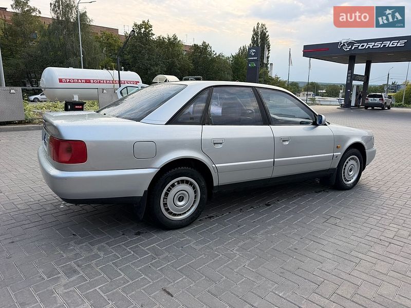 Седан Audi A6 1995 в Каменец-Подольском