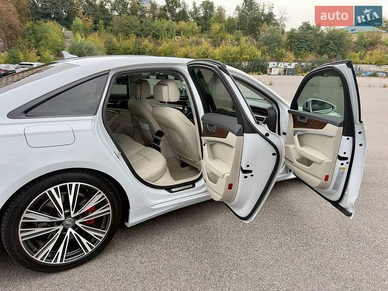 Седан Audi A6 2018 в Киеве