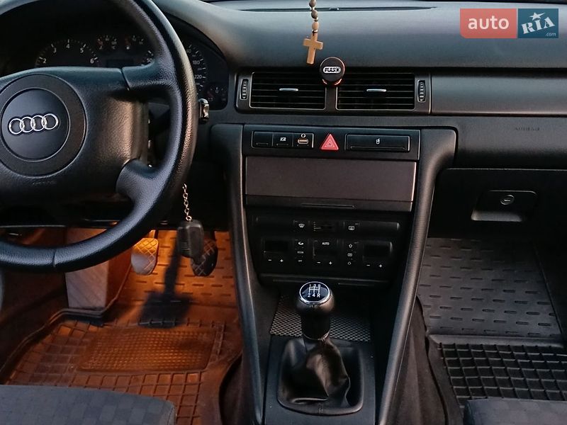 Седан Audi A6 1999 в Александрие