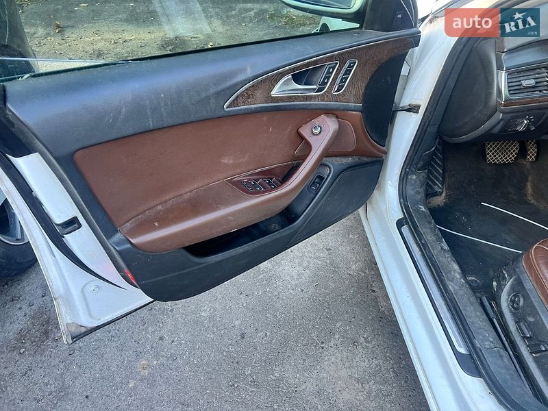 Седан Audi A6 2014 в Дубні