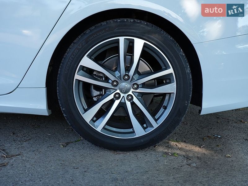 Седан Audi A6 2019 в Рівному