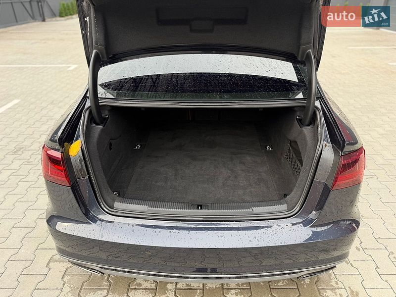 Седан Audi A6 2016 в Дубні