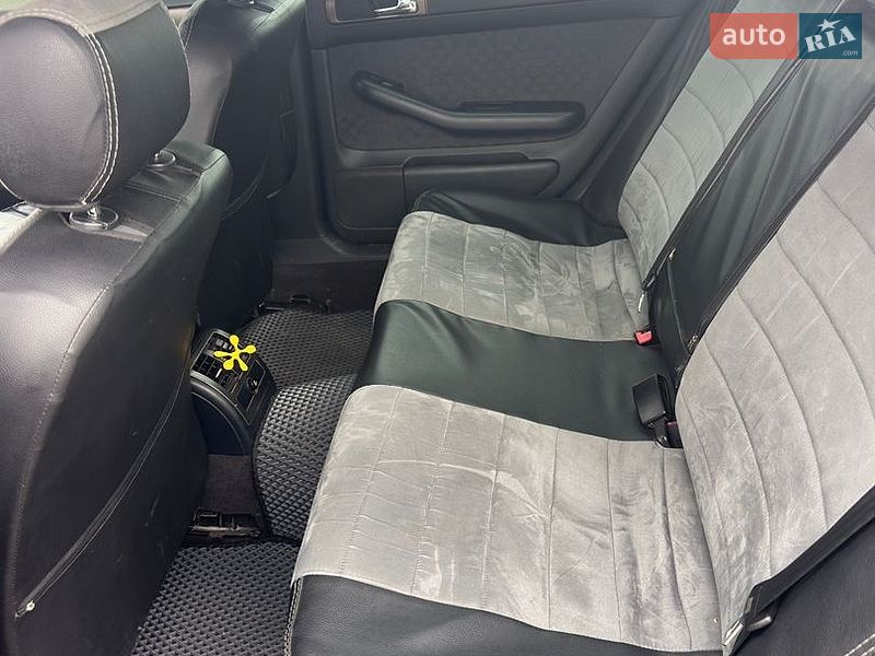Седан Audi A6 1998 в Черкасах