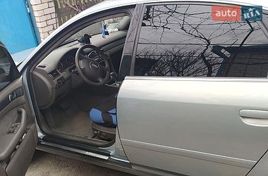 Седан Audi A6 2001 в Каневе