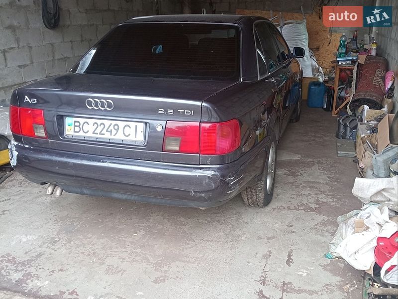 Седан Audi A6 1995 в Дубровиці