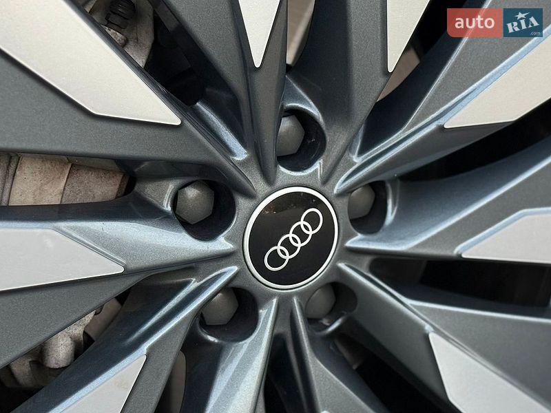 Седан Audi A6 2022 в Тернополе