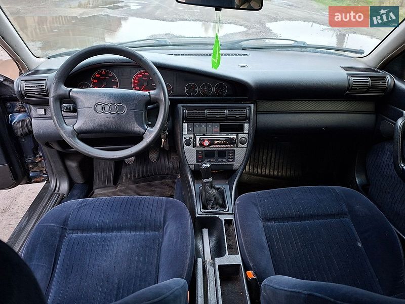 Седан Audi A6 1995 в Любомле