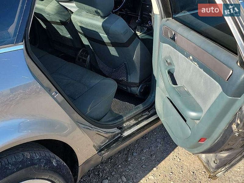 Седан Audi A6 2000 в Верховине