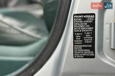 Седан Audi A6 1998 в Жовкве