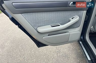 Седан Audi A6 2001 в Сарнах