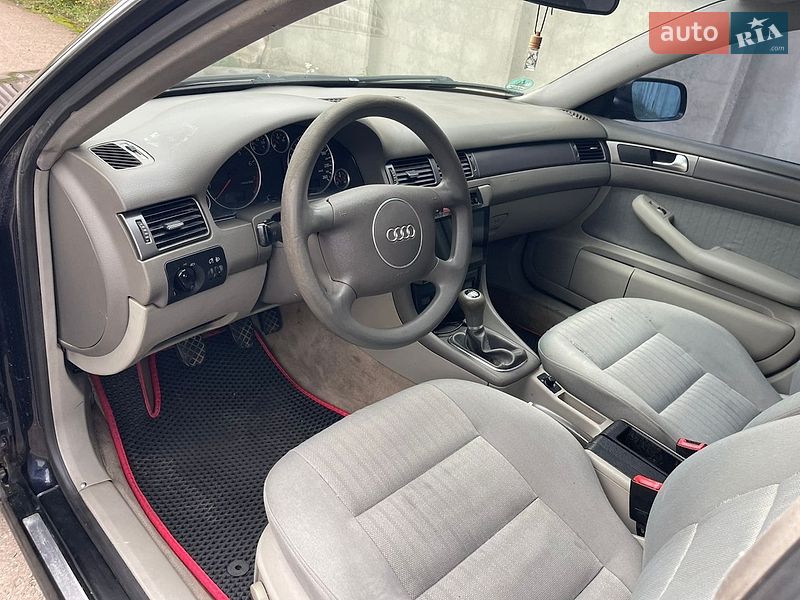 Седан Audi A6 2001 в Сарнах