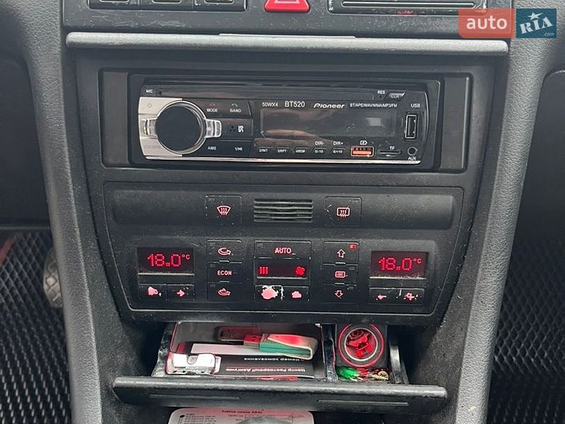 Седан Audi A6 2002 в Хотині