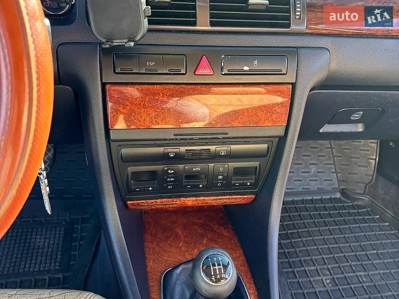 Универсал Audi A6 2002 в Долине