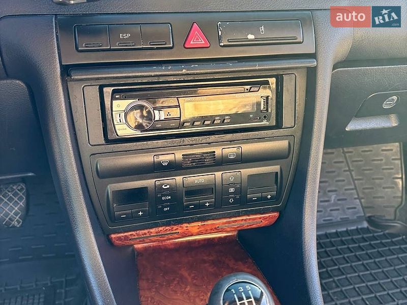 Универсал Audi A6 2002 в Долине