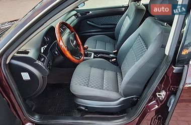 Седан Audi A6 2001 в Сарнах