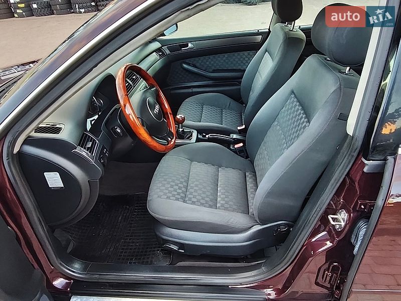 Седан Audi A6 2001 в Сарнах