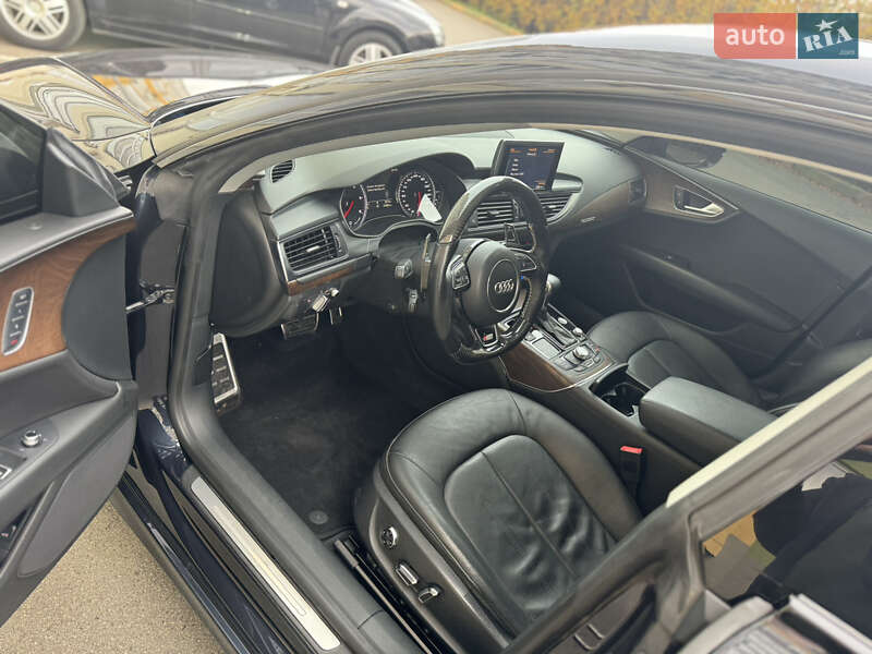 Лифтбек Audi A7 Sportback 2014 в Вишневом фото 8 Лифтбек Audi A7 Sportback 2014 в Вишневом