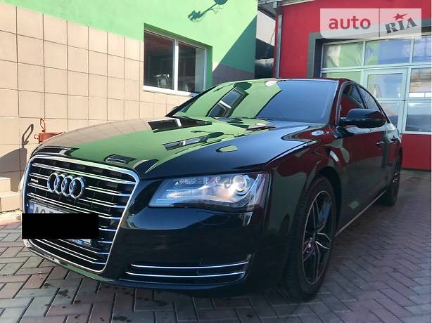 Седан Audi A8 2013 в Ужгороде