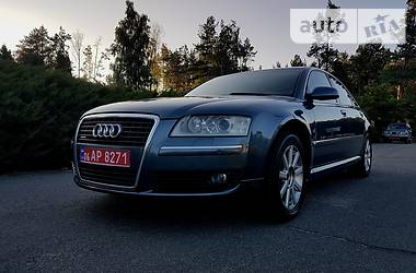 Седан Audi A8 2005 в Малине