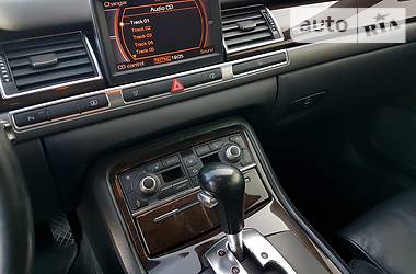 Седан Audi A8 2005 в Малине